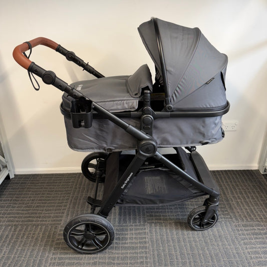 Pre-order Skyra 2-in-1 Newborn Pram & Bassinet Stroller with Car Seat and ISOFIX Base (Grey) - image 2