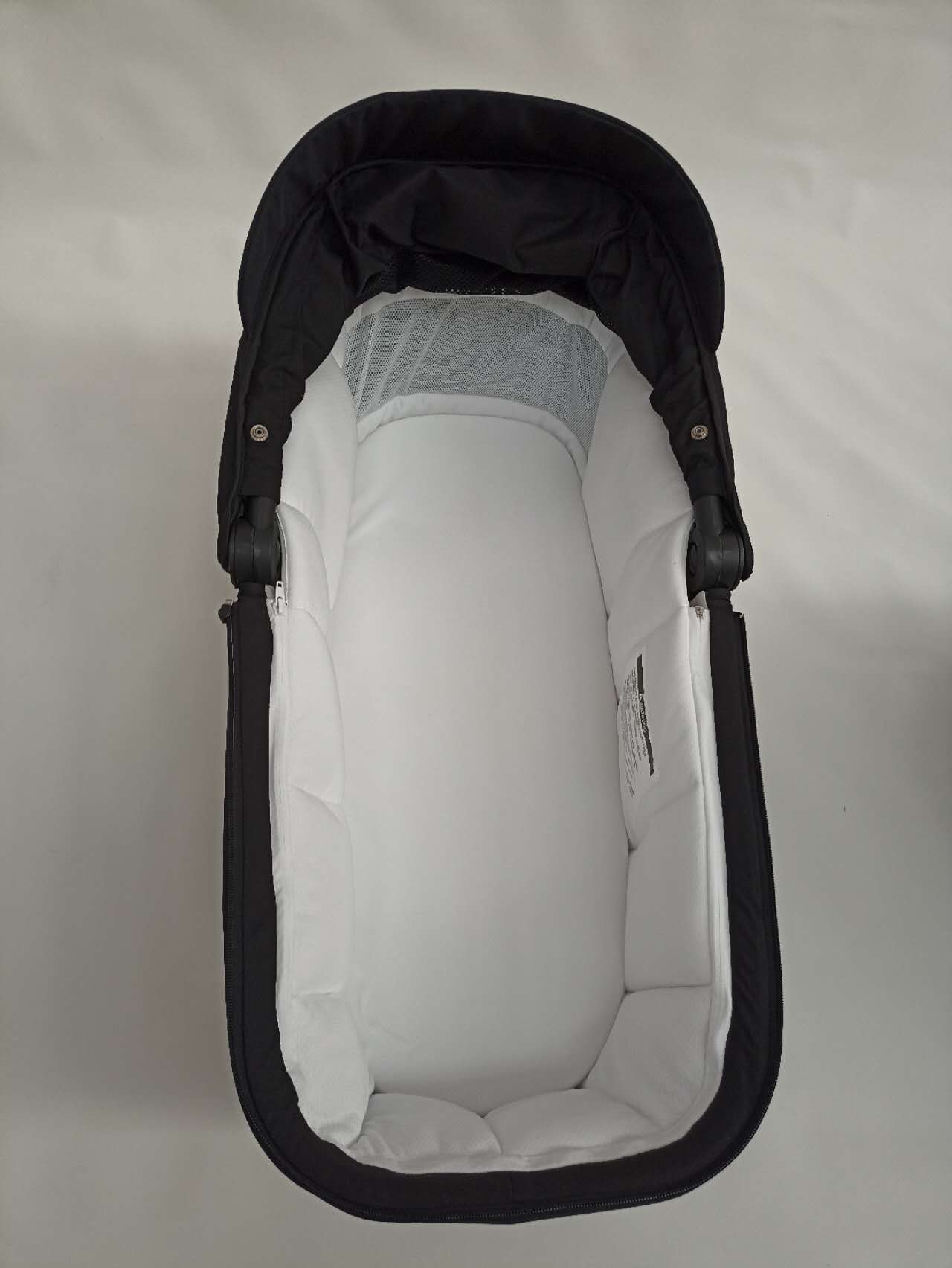 Baby Brightness Luxe Carrycot Black - image 4