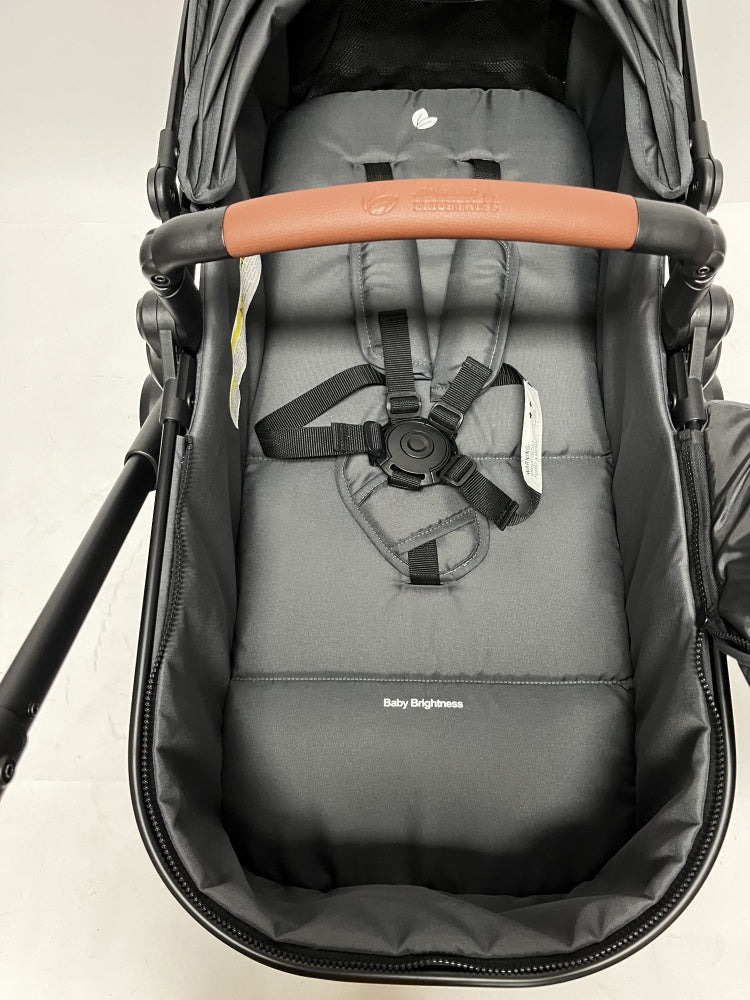 Pre-order Skyra 2-in-1 Newborn Pram & Bassinet Stroller with Car Seat and ISOFIX Base (Grey) - image 11