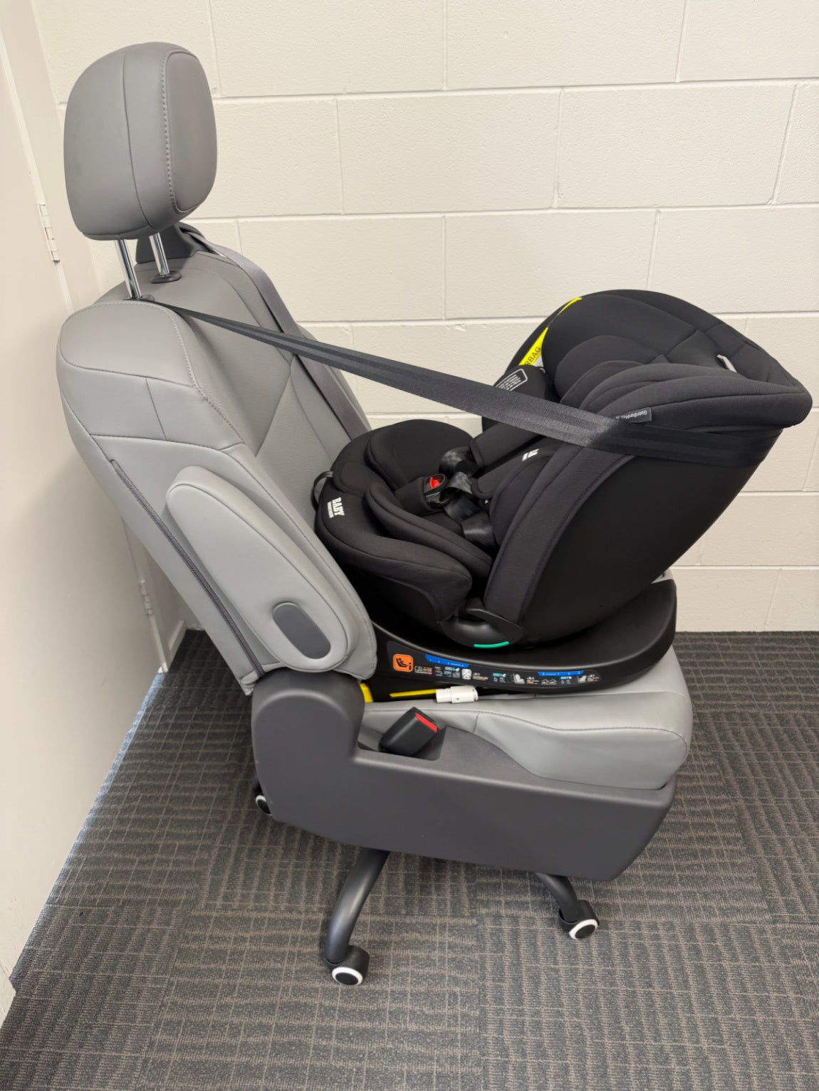 360° Rotating Baby Car Seat – Baby Brightness GuardianMax 1+ Blue - image 17